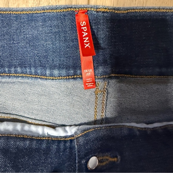 Spanx SPANXshape EveryWear Flare Jeans with Patch Pockets Denim 20850R Size 1X - Picture 6 of 6
